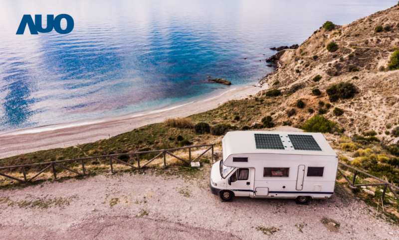 「可撓輕量化太陽光電板SunCurva」使用輕量特殊耐候型複合板取代傳統太陽能板的玻璃前板，不僅降低70%重量，每米平方僅3Kg；具有抗衝擊性能及通過電磁相容性測試，可應用於交通運輸工具，如露營車、遊艇等